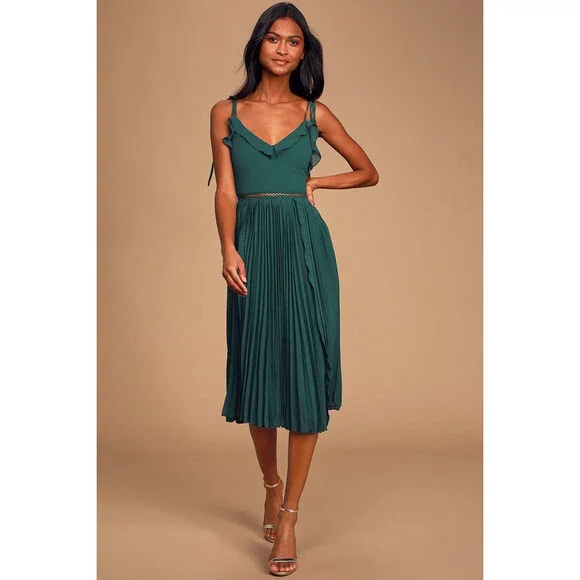 green emerald velvet dress Lulus Women's Never a Dull Moment Tie-Strap Pleated Midi Dress with  V-Neckline, Emerald Green, Emerald Green, L : Amazon.co.uk: Fashion main image 1